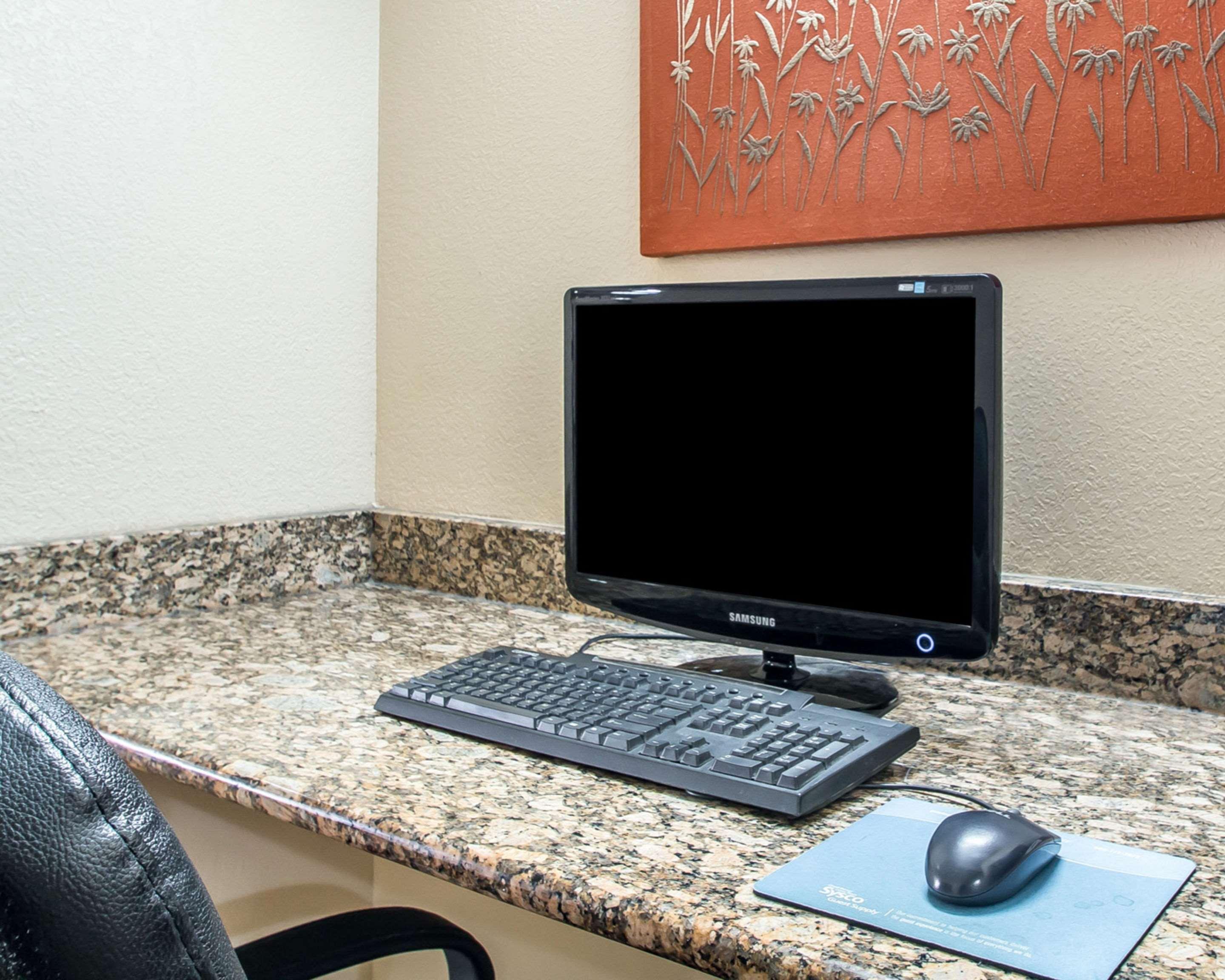 Quality Inn East Dubuque Bagian luar foto