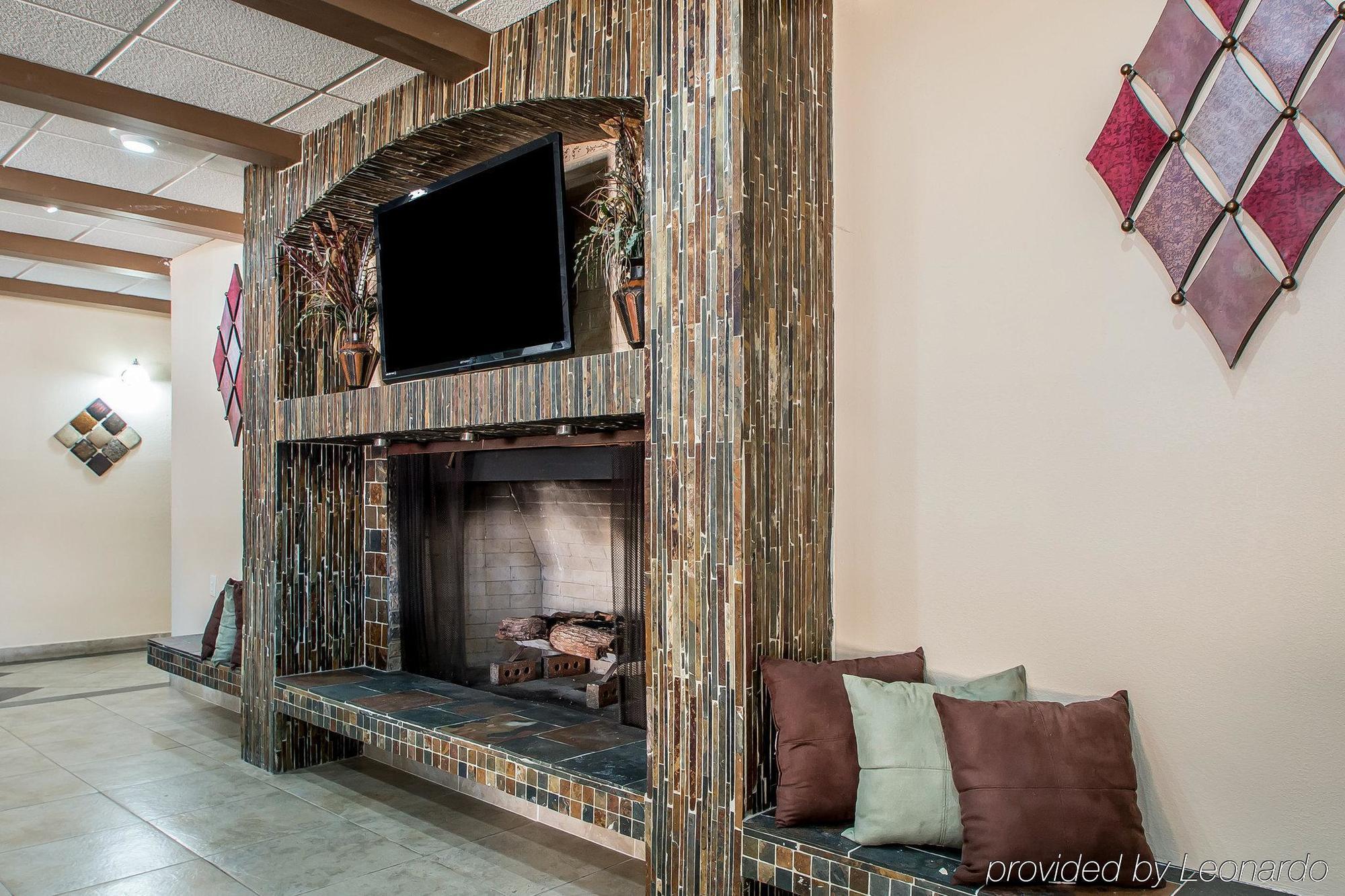 Quality Inn East Dubuque Bagian luar foto