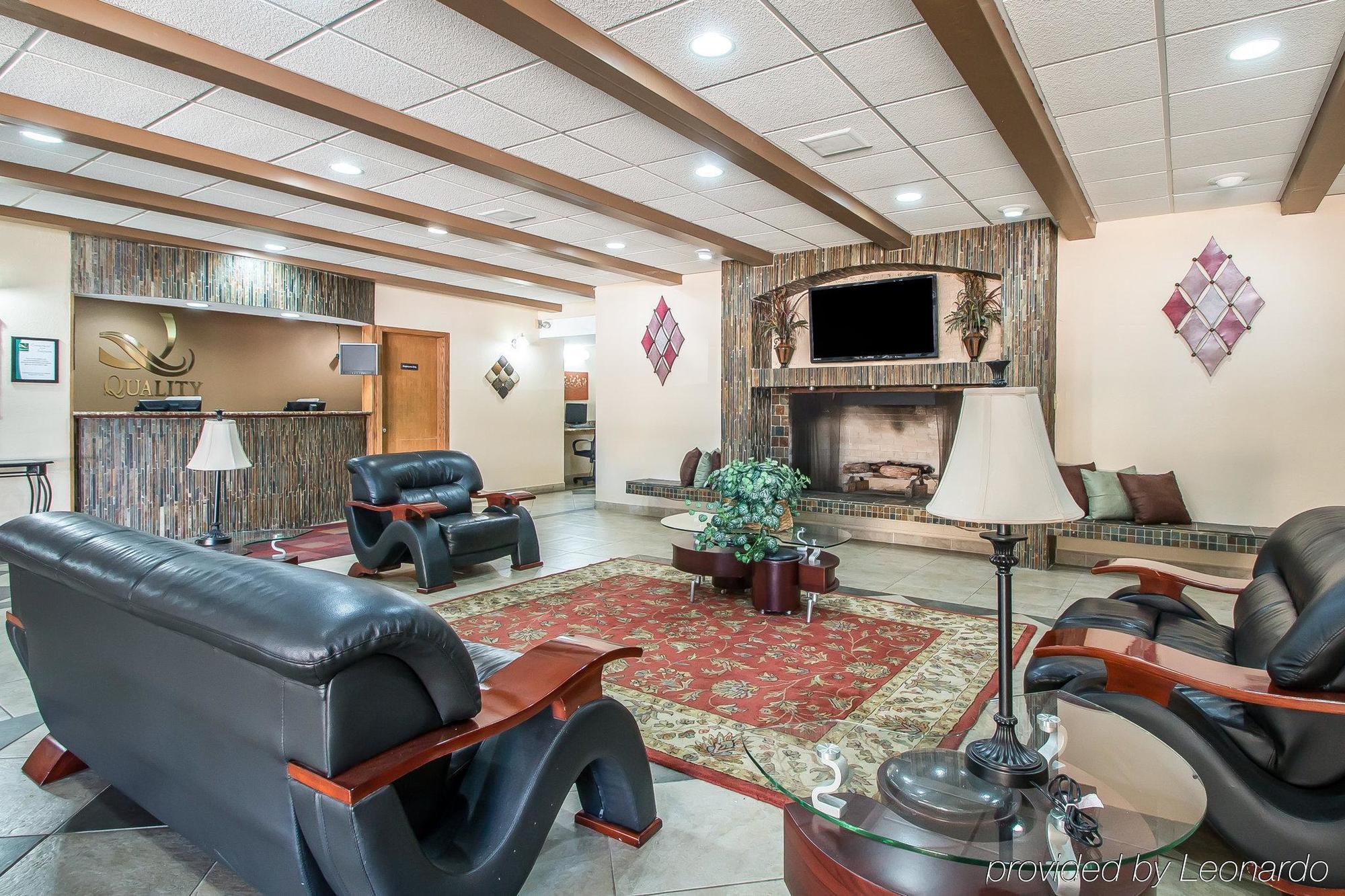 Quality Inn East Dubuque Bagian luar foto