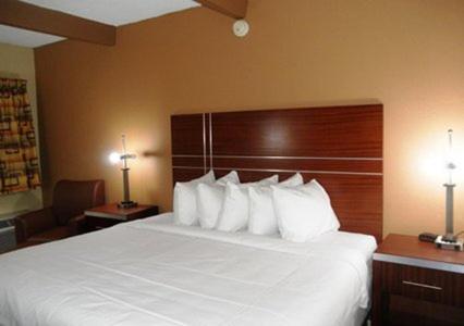 Quality Inn East Dubuque Bagian luar foto