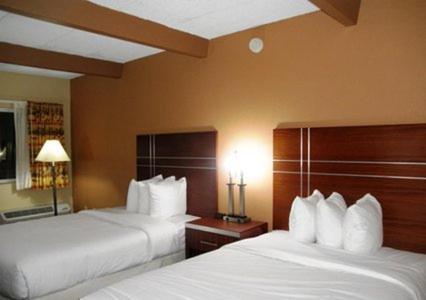 Quality Inn East Dubuque Bagian luar foto