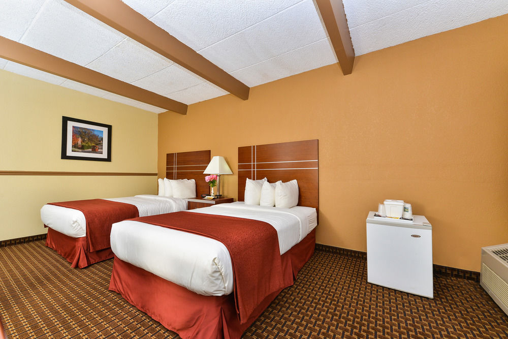 Quality Inn East Dubuque Bagian luar foto